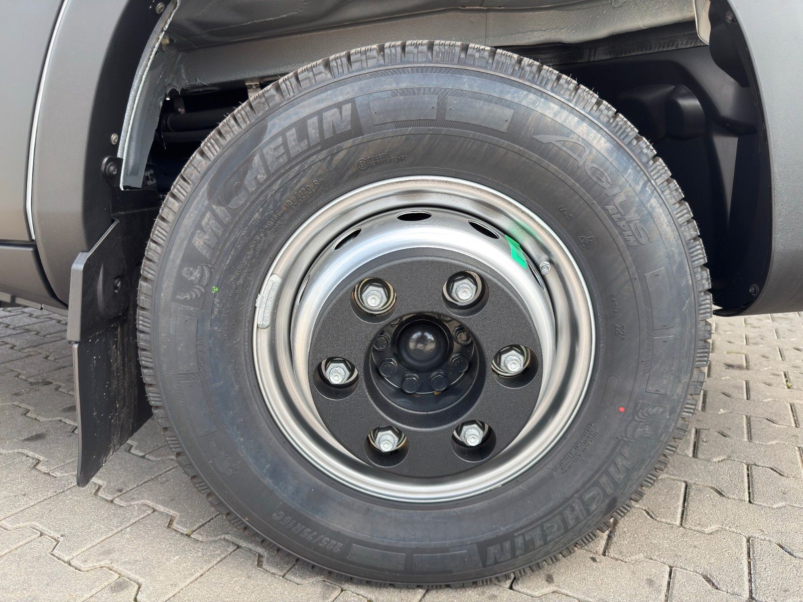 Fahrzeugabbildung Iveco Daily 70C18HA8/P Kühlkoffer