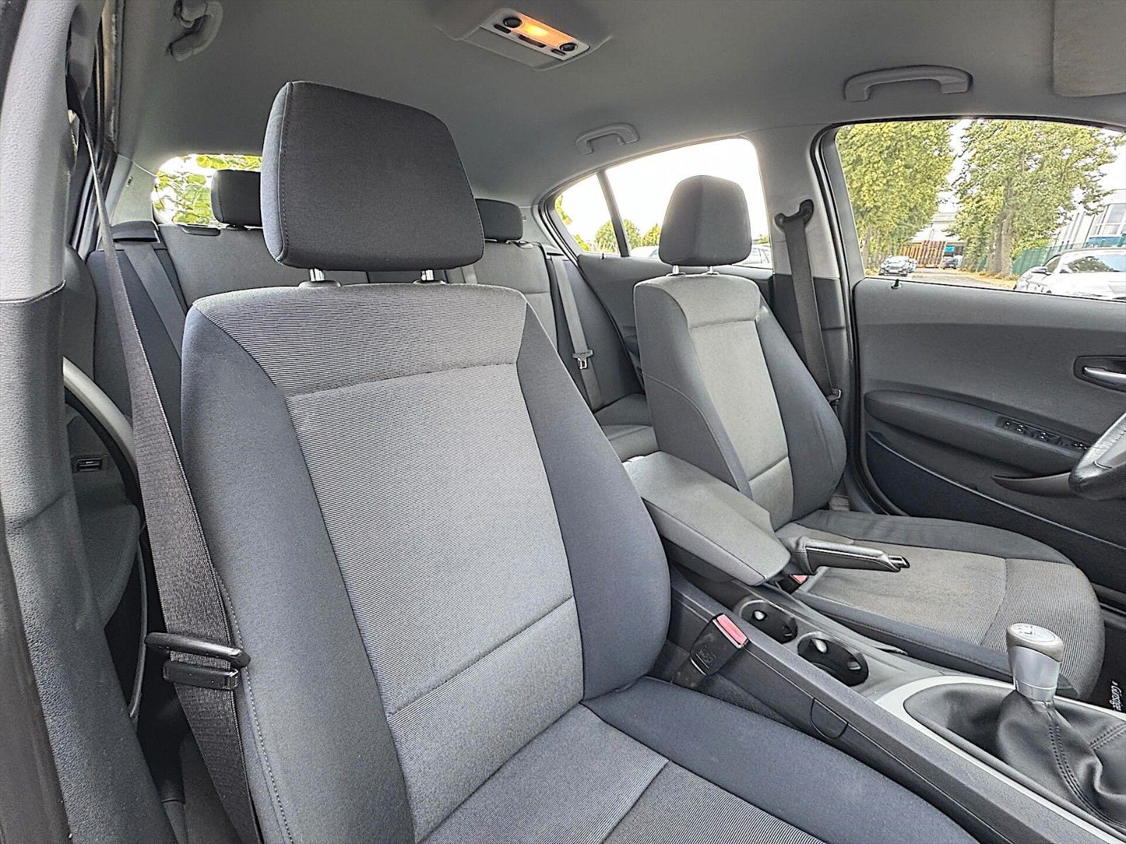 Fahrzeugabbildung BMW 120i Sport *TÜV Neu*Klima*Tempomat*Export Preis*