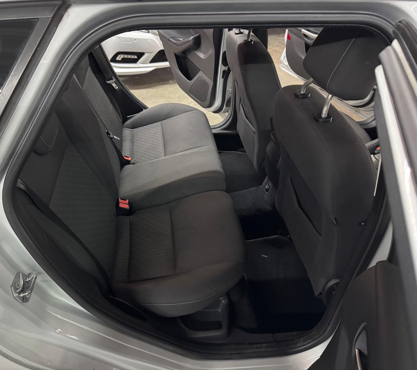Ford Focus 2014 — фото 17