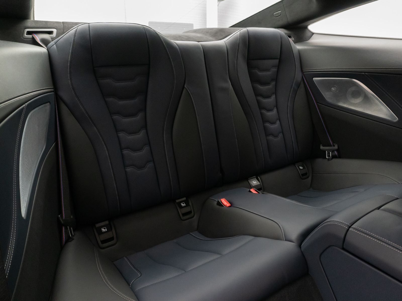 Fahrzeugabbildung BMW 840d xD Coupé B&W 360° SoftCl DisplKey Laser 20"