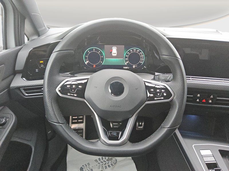 Fahrzeugabbildung Volkswagen Golf VIII Var. 2.0 TDI R-Line DSG  AHK+ACC+NAVI+