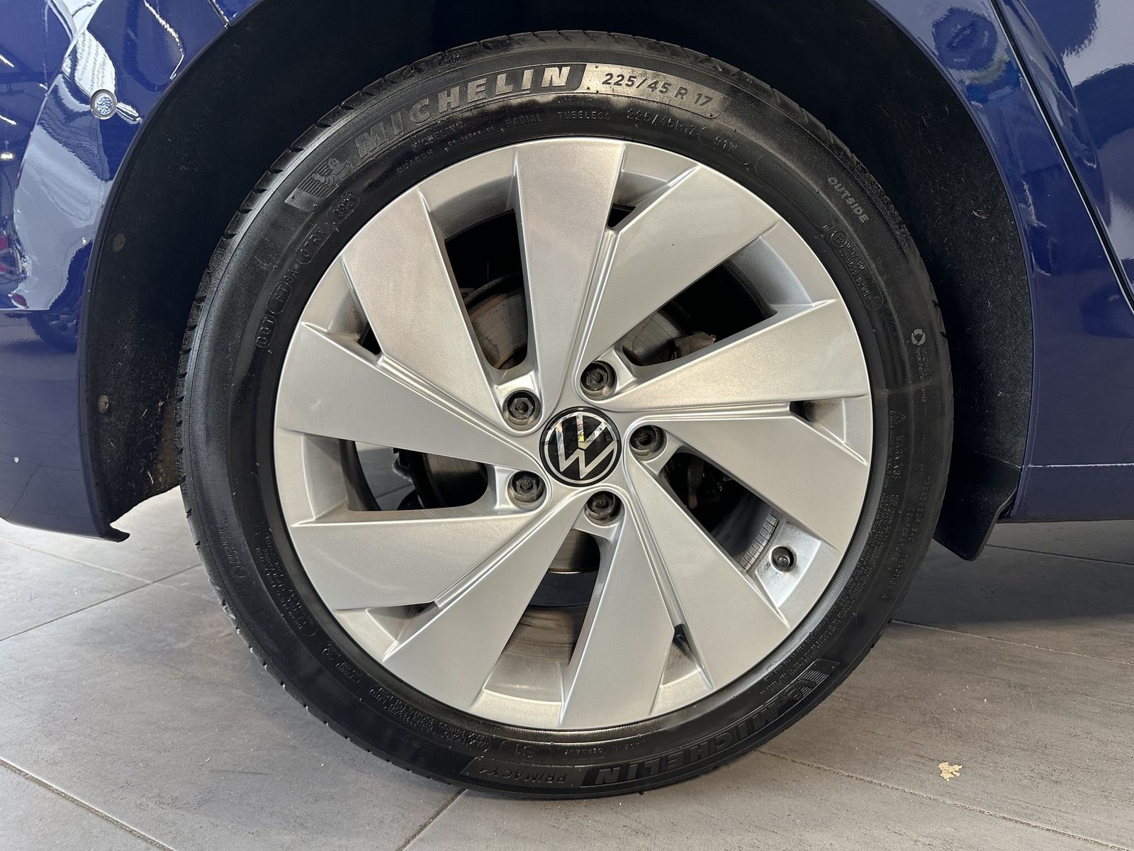 Fahrzeugabbildung Volkswagen Golf 2.0 TDI DSG Style NAV+LED+AHK+ACC+CARPLAY