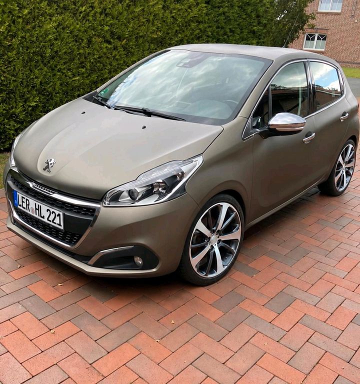 Image of Peugeot e-208