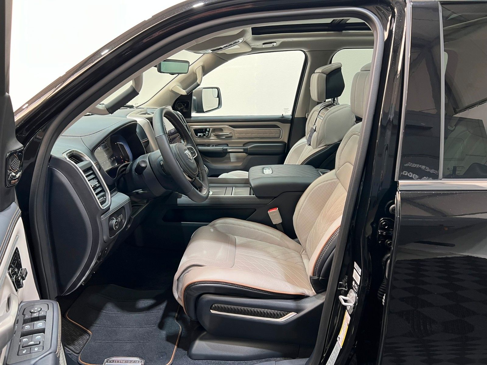 Fahrzeugabbildung Dodge RAM 1500 Tungsten  H/O 3.0L MY25