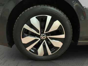 Volkswagen Golf - 2
