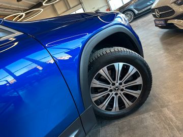 Mercedes-Benz GLB 200 *NAVI*ACC*LED*SPURASSIST*AHK*