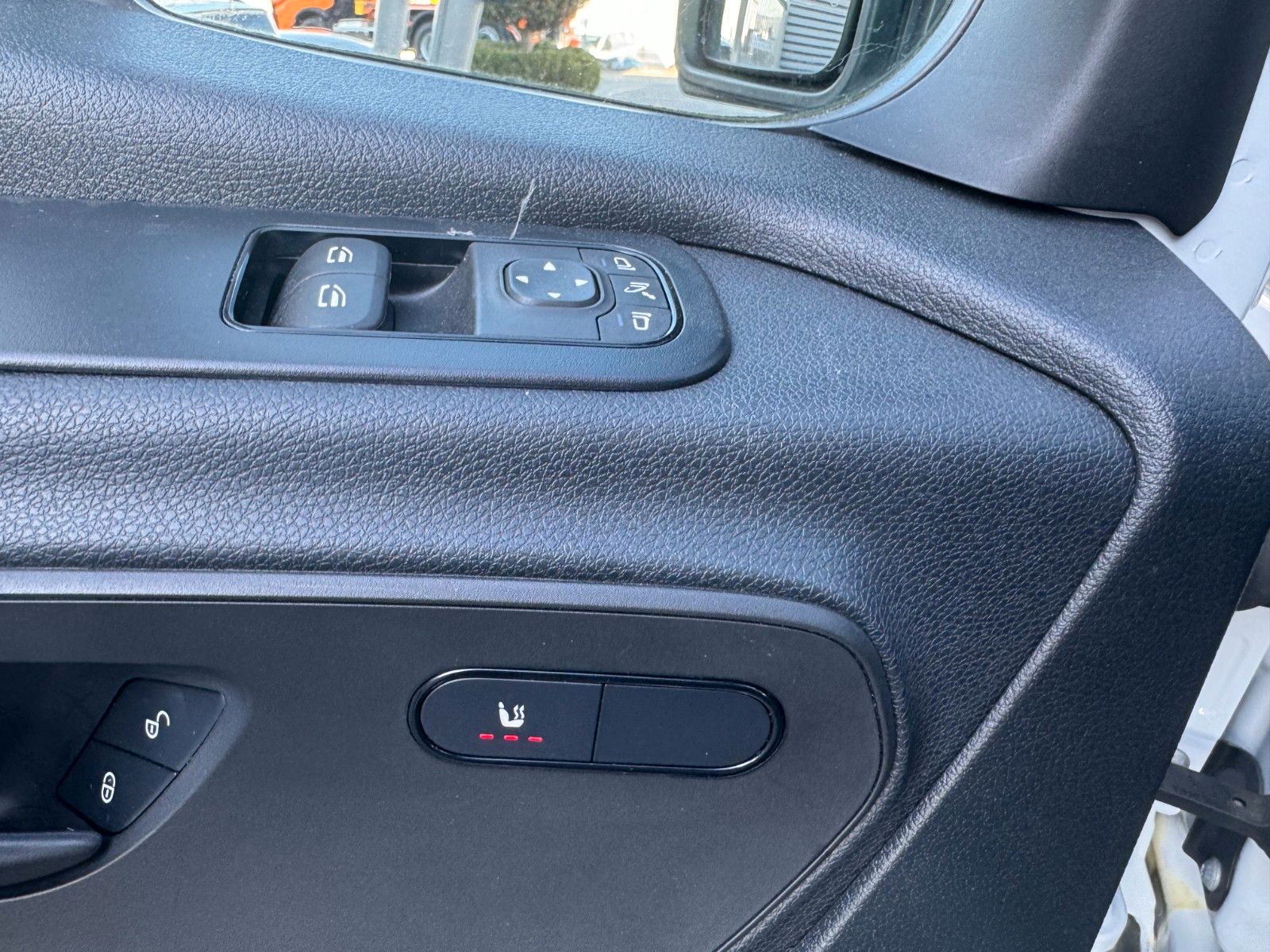 Fahrzeugabbildung Mercedes-Benz Sprinter 317 CDI Rollstuhl/Behinderten Lift