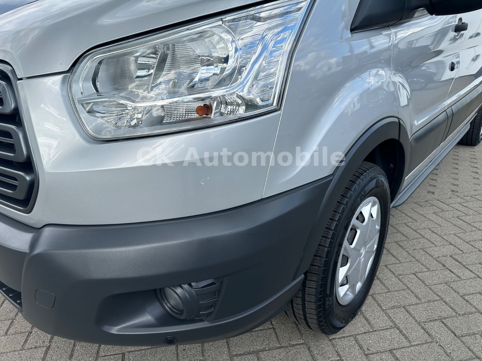 Fahrzeugabbildung Ford Transit Kasten 350 H2L3 Trend/Navi/Klima/PDC