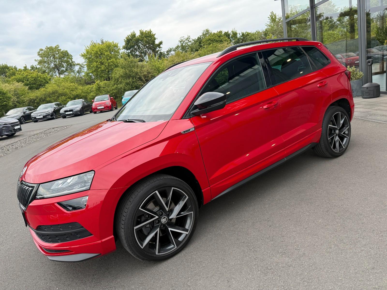 Skoda Karoq 2.0TSI Sportline 4x4 DSG Pano 19" Kamera