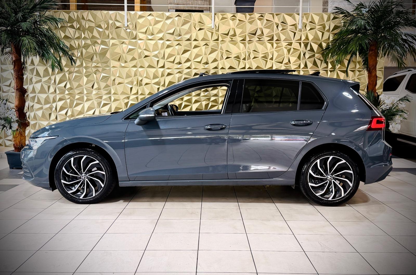 Volkswagen Golf VIII Lim. Life PANORAMA MASSAGE IQ.LIGHT, миниатюра 7