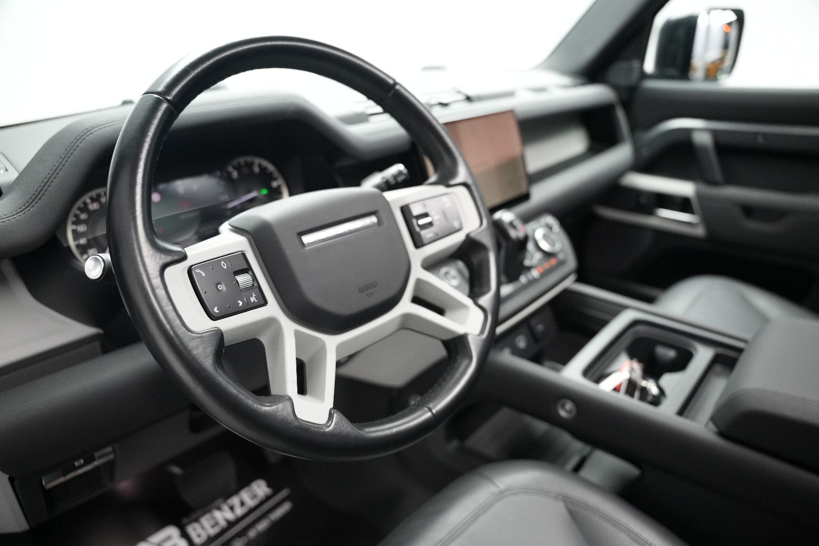 Fahrzeugabbildung Land Rover Defender 110 SE*Panorama*Meridian*360°KAM*Memory
