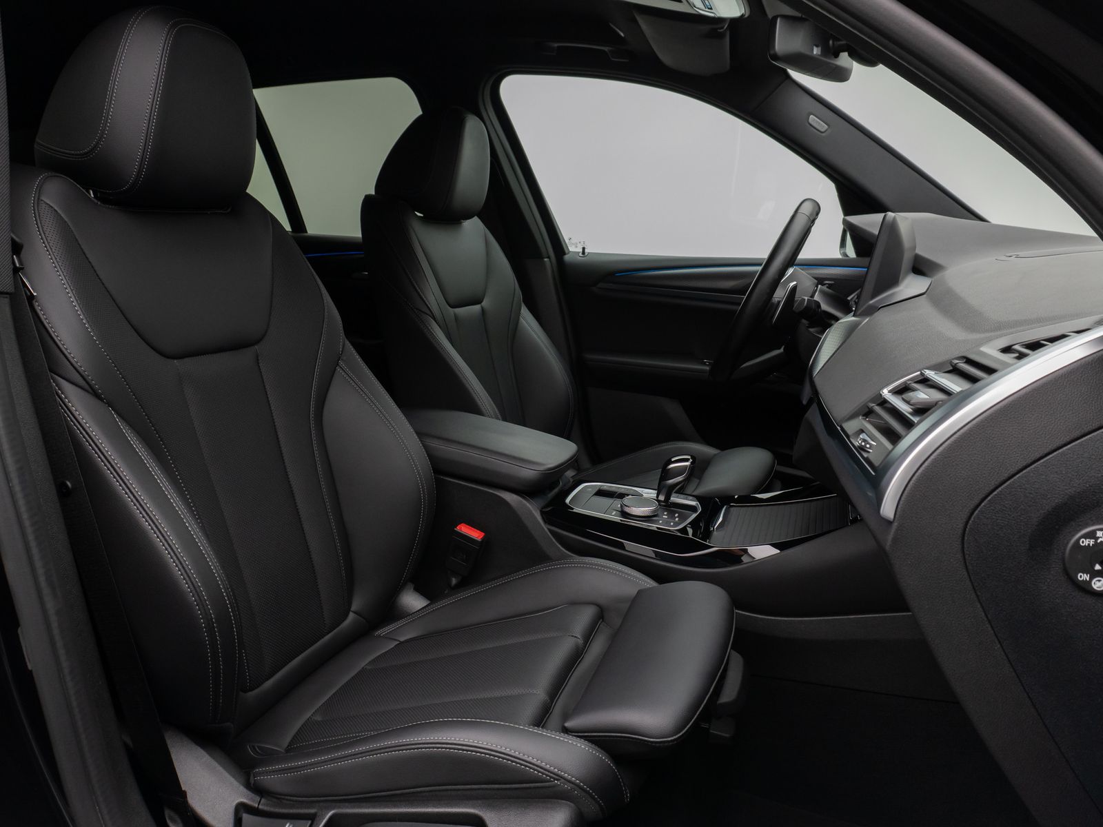 Fahrzeugabbildung BMW X3 xD30e M Sport 360°DAB HiFi Komfort AHK 20Zoll