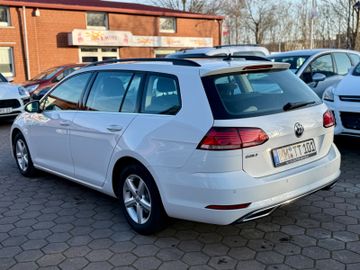 Volkswagen Golf - 6