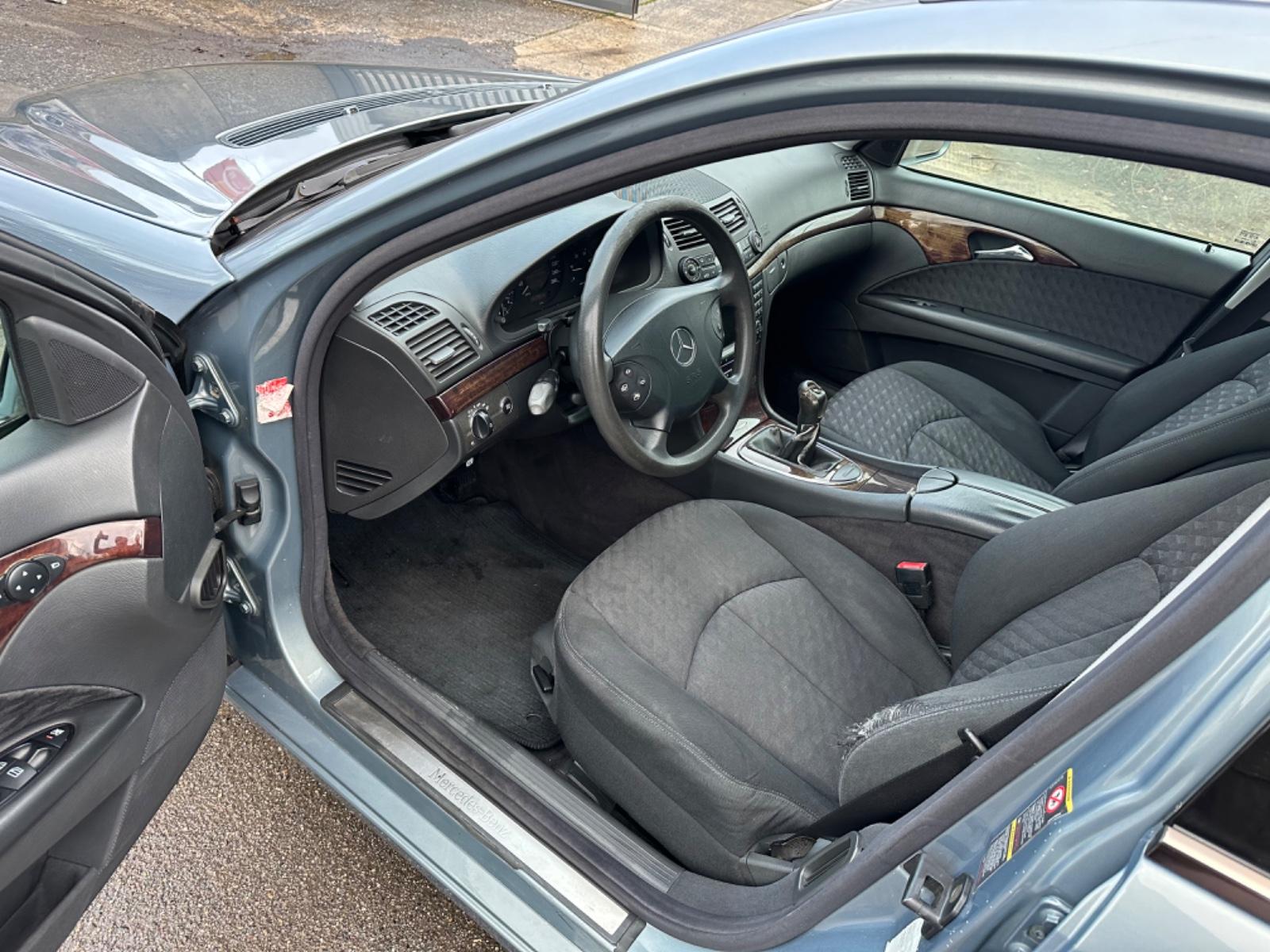 Mercedes-Benz E 220 T CDI 7-Sitzer / Navigation/6 Gang