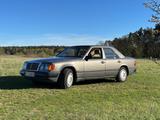Mercedes-Benz Mercedes W124, 300D - Mercedes-Benz 300 in Berlin