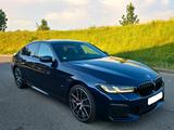 BMW 530d xDrive G30 LCI/M SPORT/M SEATS/HUD/360/ACC - BMW 5er-Reihe G30 mit Diesel-Antrieb