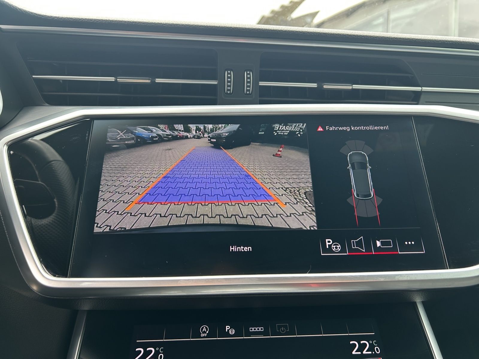 Fahrzeugabbildung Audi A6 Avant 40 TDI quattro sport LED AHK ACC RFK NA