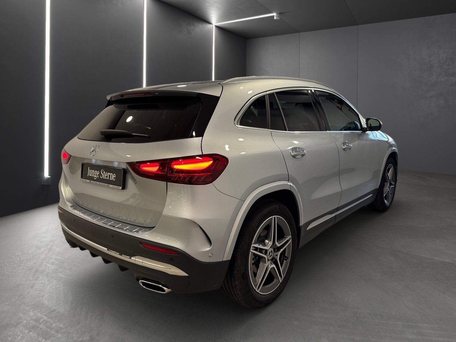 Fahrzeugabbildung Mercedes-Benz GLA 200 AMG *Panorama*Standheizung*LED*Kamera*
