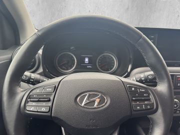 Hyundai i10 1.0 Edition 30+ +Navi+Kam.+SHZ+SpurH+PDC+LM