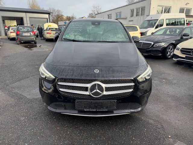 Mercedes-Benz B 180 d Automatik*Navi*org Schwarz