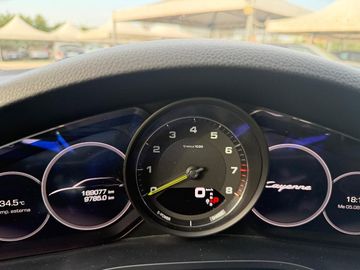 Porsche Cayenne - 12