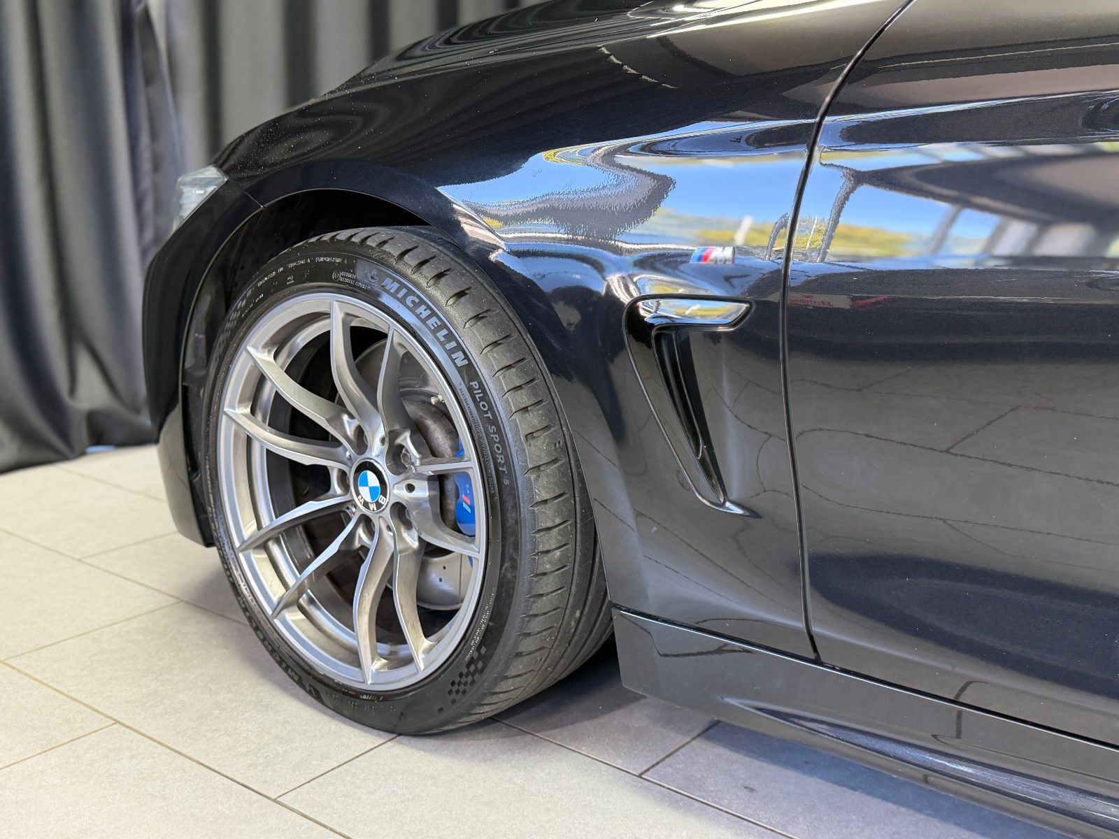 Fahrzeugabbildung BMW 435 i Coupe|SCHALTER|M-Performance|HIFI|LEDER