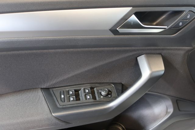 Volkswagen T-Roc 1.5 TSI Life AID+NAVI+PDC+LANE+17"+AHK