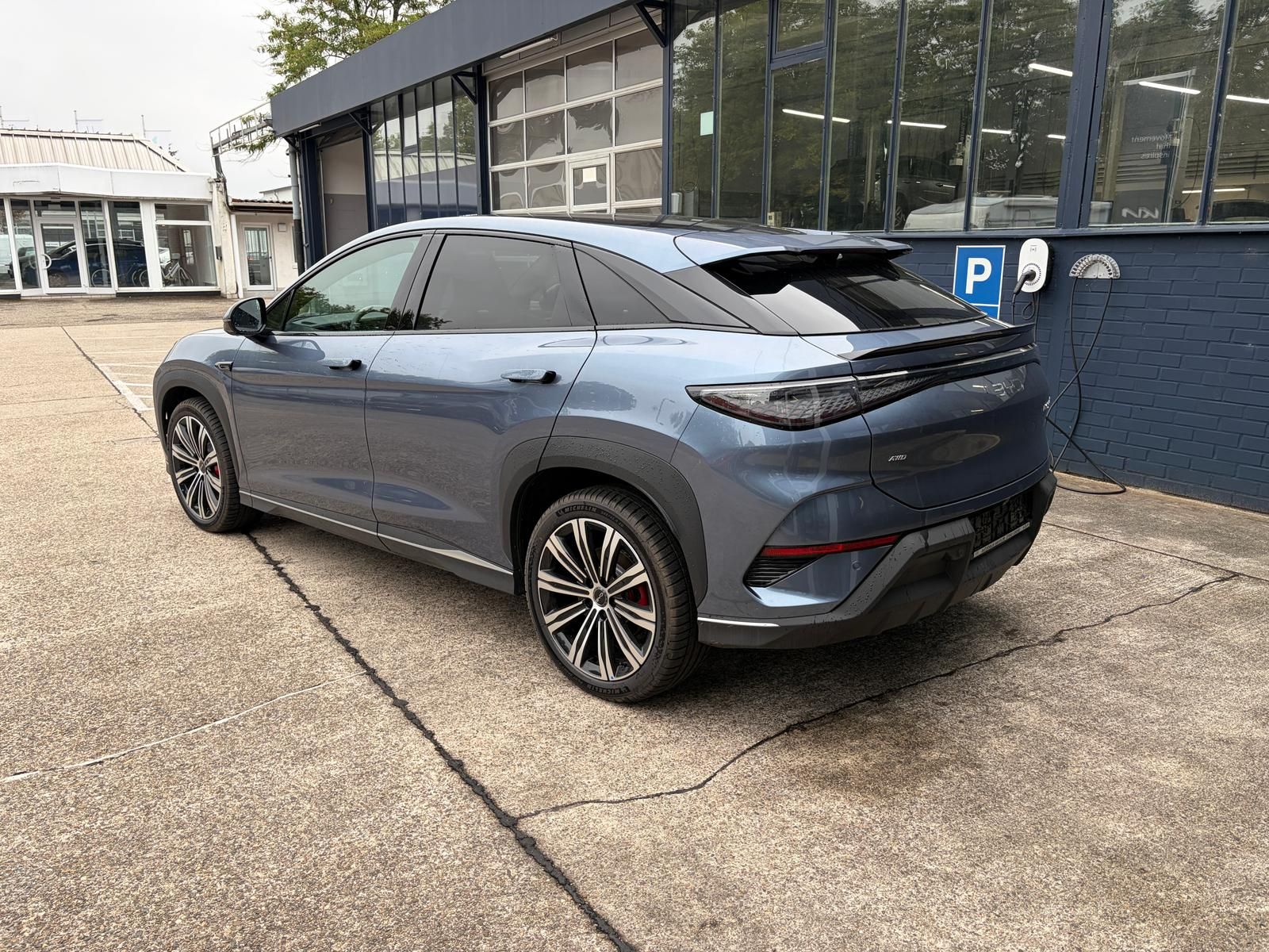 BYD SEALION 7