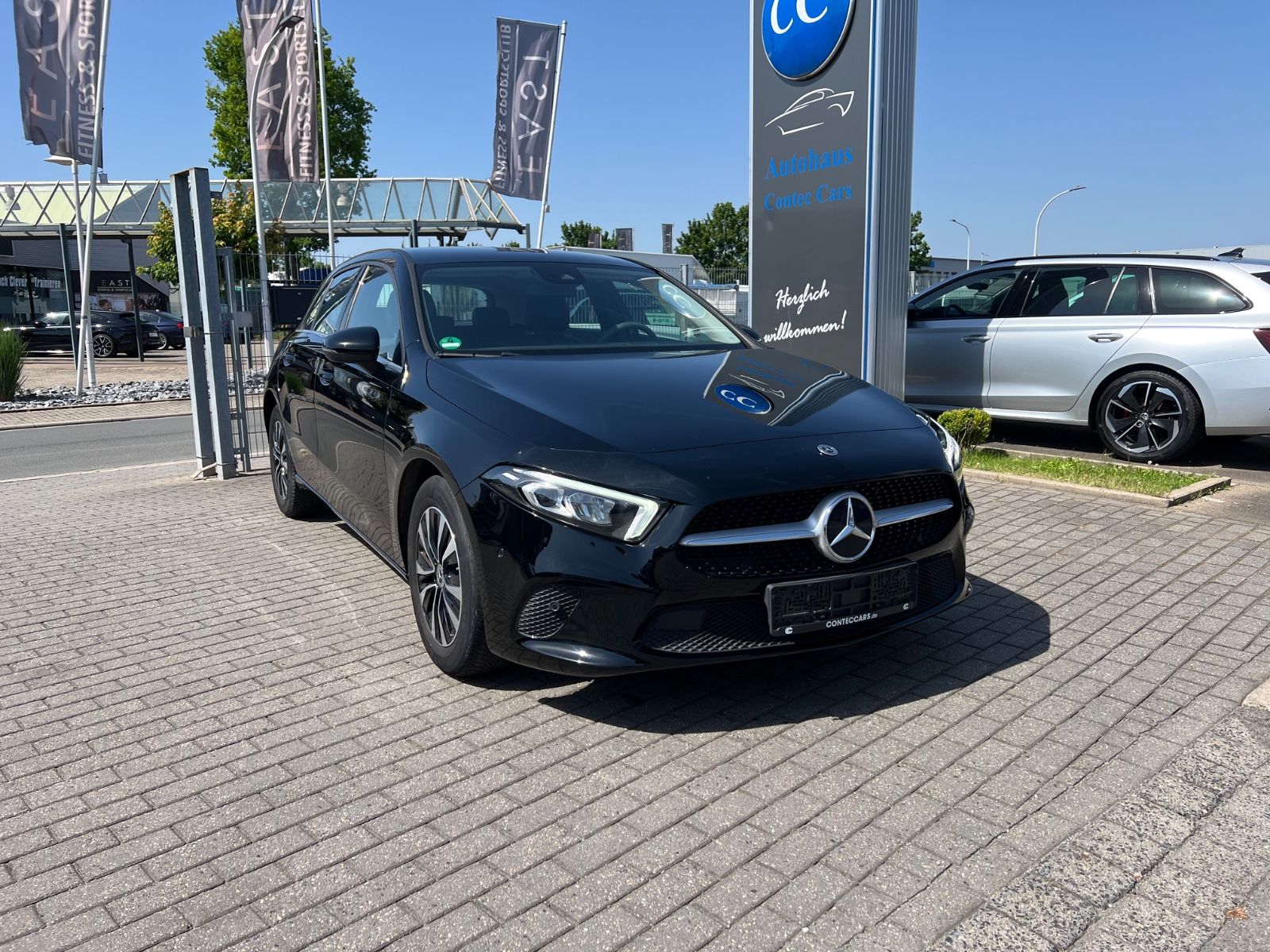MERCEDES-BENZ A 180 d aktiver Park-Assistent+ LED High
