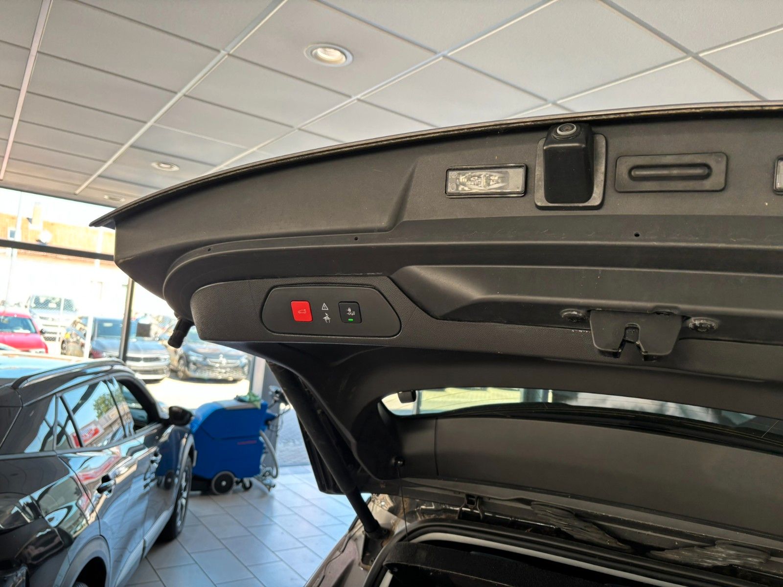 Fahrzeugabbildung Opel Grandland 1.2 INNOVATION LED/KAMERA/18"ALU/ALLWE