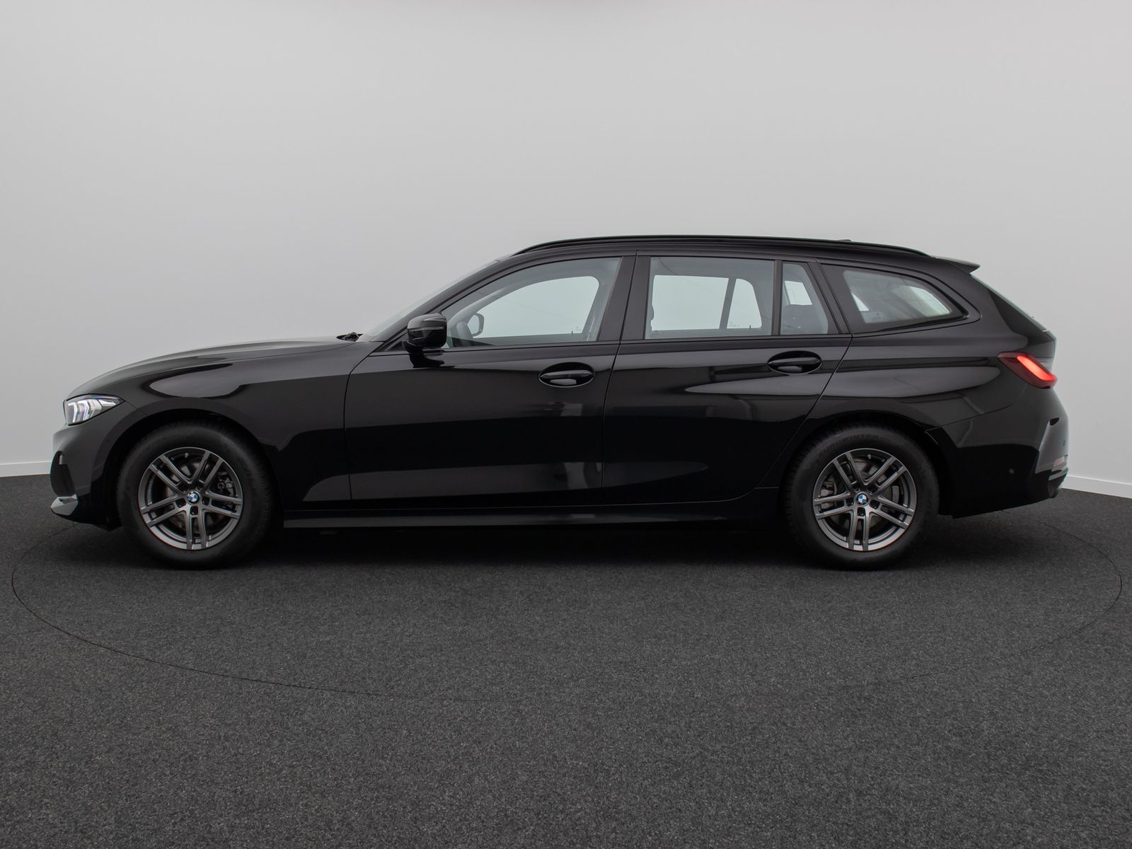 Fahrzeugabbildung BMW 318i Widscreen DAB Alarm Kamera CockpitPlus