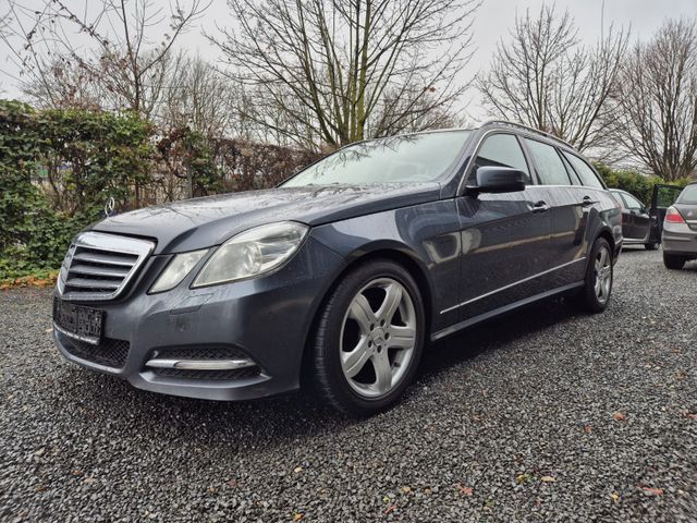 Mercedes-Benz E 220 CDI"AVANTGARDE"7-SITZE"NAVI"LEDER"PANO"XEN