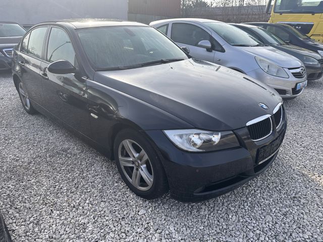 BMW 318i Navi PDC  Schiebedach