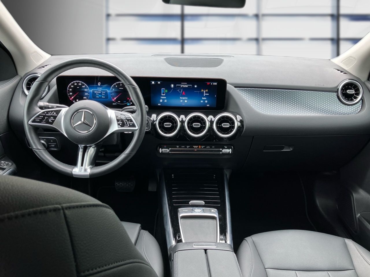 Fahrzeugabbildung Mercedes-Benz GLA 220 4M ALLRAD+AHK+DISTR+TOTW+LHZ+VERKZ.ASS++