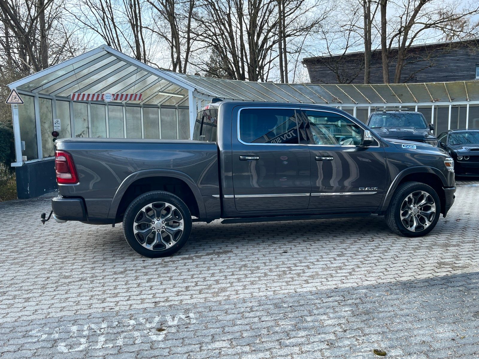 Fahrzeugabbildung Dodge RAM 1500 Limited *AHK*PANO*LPG*360°