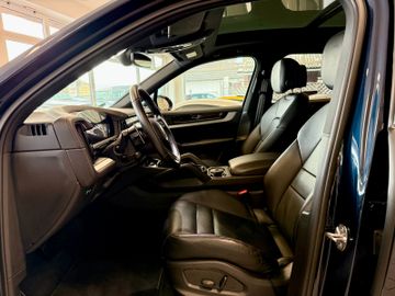 Porsche Cayenne - 8