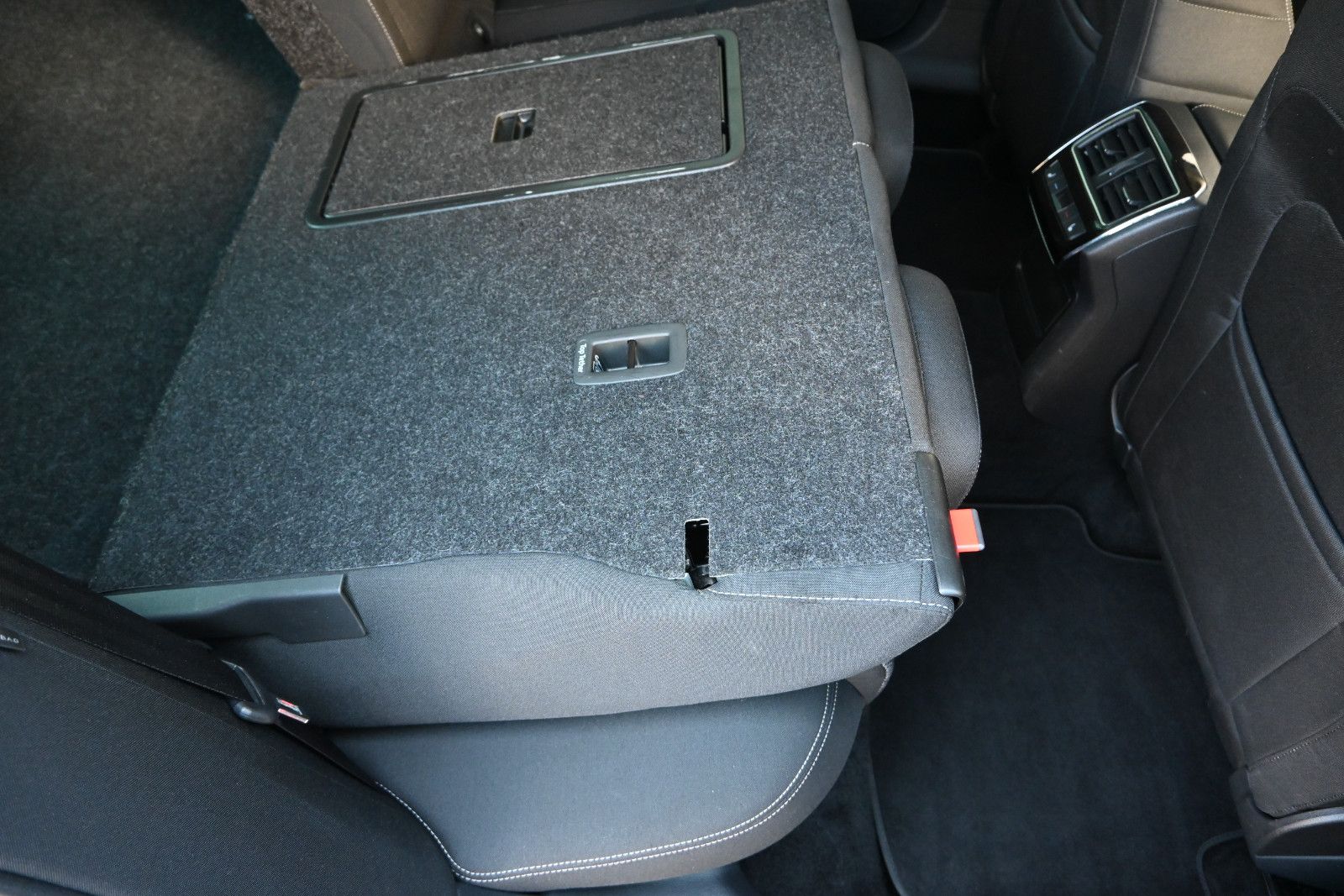 Fahrzeugabbildung SKODA Superb 1.5 TSI ACT DSG STYLE COMBI °ACC°AHK°