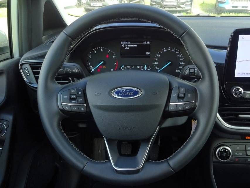 Fahrzeugabbildung Ford Fiesta  1.1 Cool & Connect ALW
