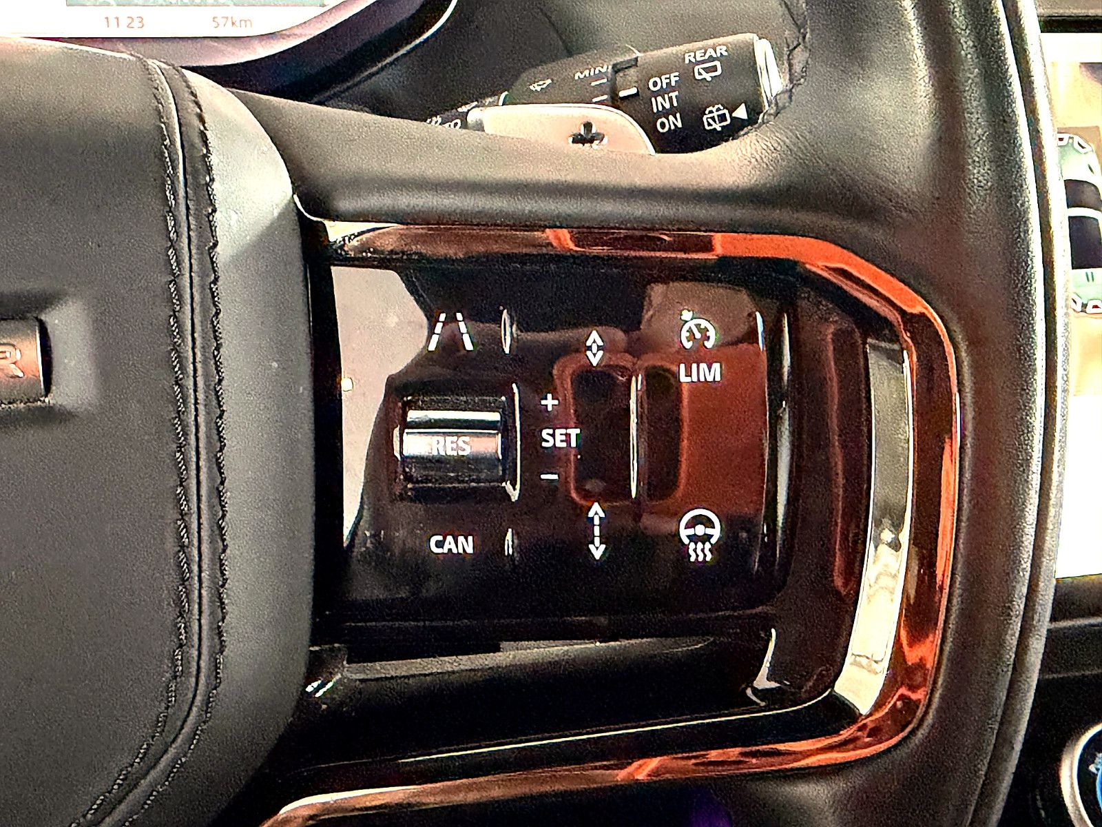 Fahrzeugabbildung Land Rover Range Rover Sport Dynamic SE/PANO/3D''KAMER/MERI