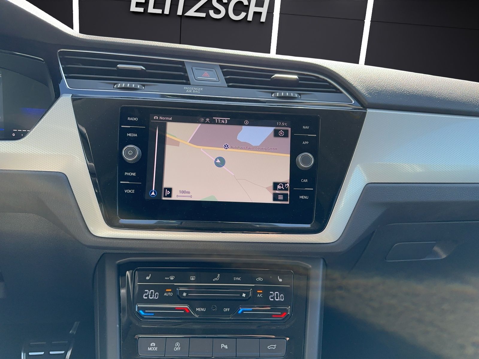 Fahrzeugabbildung Volkswagen Touran Move TDI DSG 7-Sitzer Matrix ACC 17" SHZ