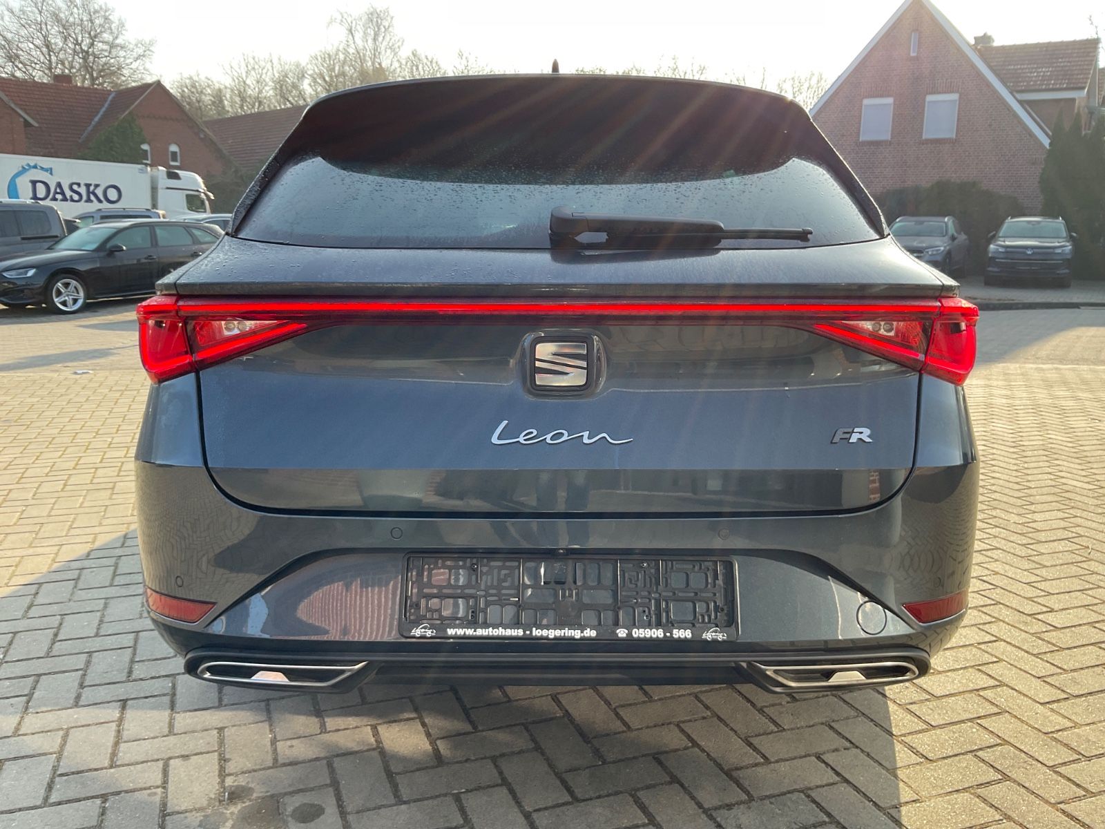 Fahrzeugabbildung SEAT Leon 1.5 eTSI,FR,DSG,ACC,Kamera,Carplay,