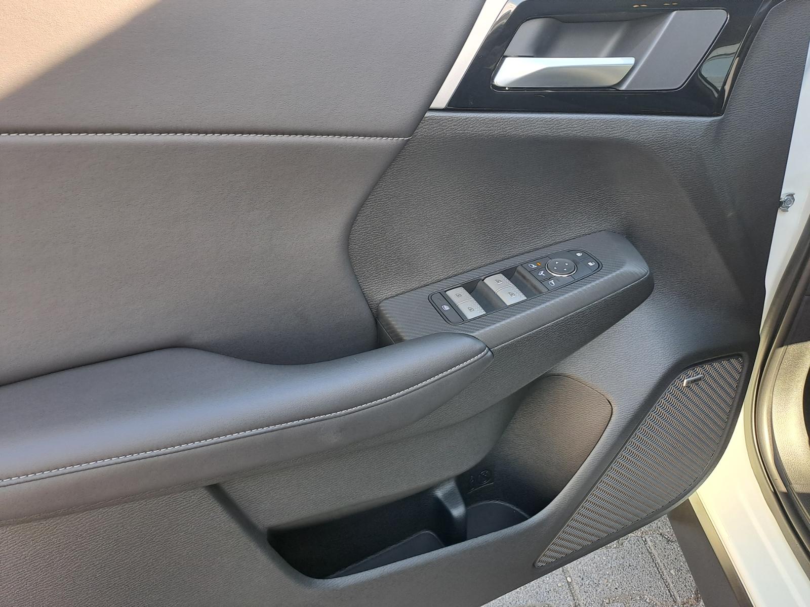 Mitsubishi Outlander Plug-In Hybrid 2.4 4WD Intro Edition