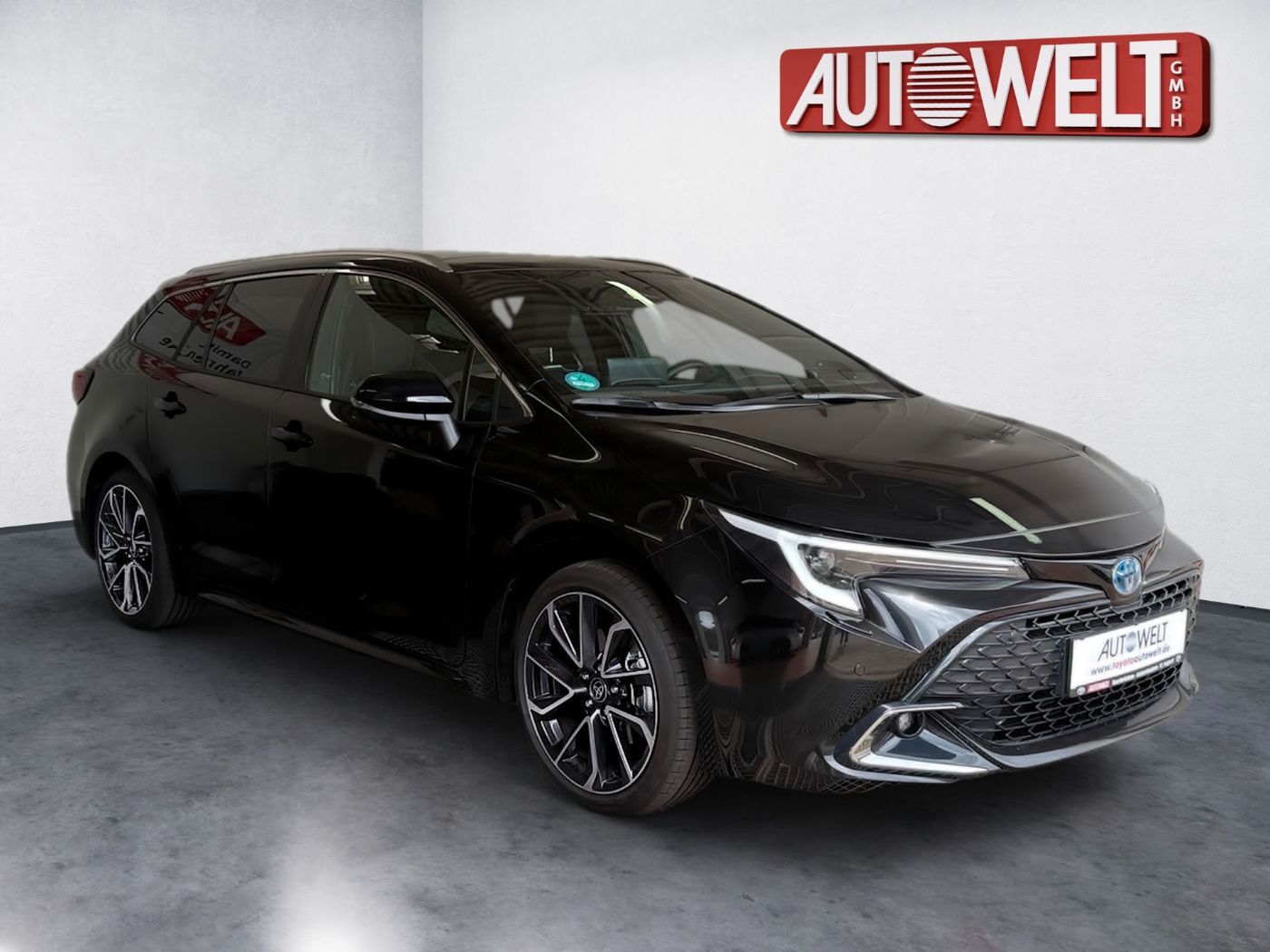 Fahrzeugabbildung Toyota Corolla Touring Sports 2.0 Lounge PanoramaSD JBL