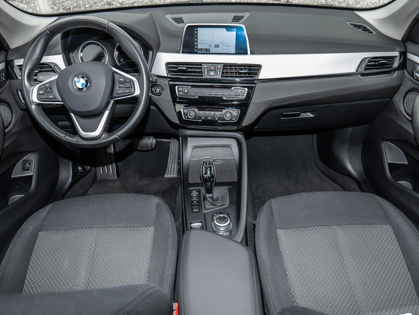 BMW X1 sDrive18i Advantage Automatik Navi Parkassist