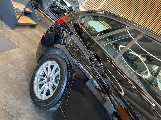 BMW 320i Advantage *NAVI*PDC*MFL*TEMP*