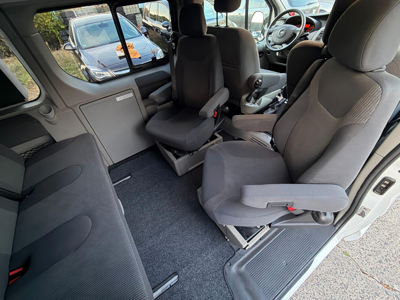 Opel Vivaro Life Cosmo Westfalia 2.5 CDTI 145 ch BVM / 7 places / Couchage + Table / Store / Chauffage auxiliaire