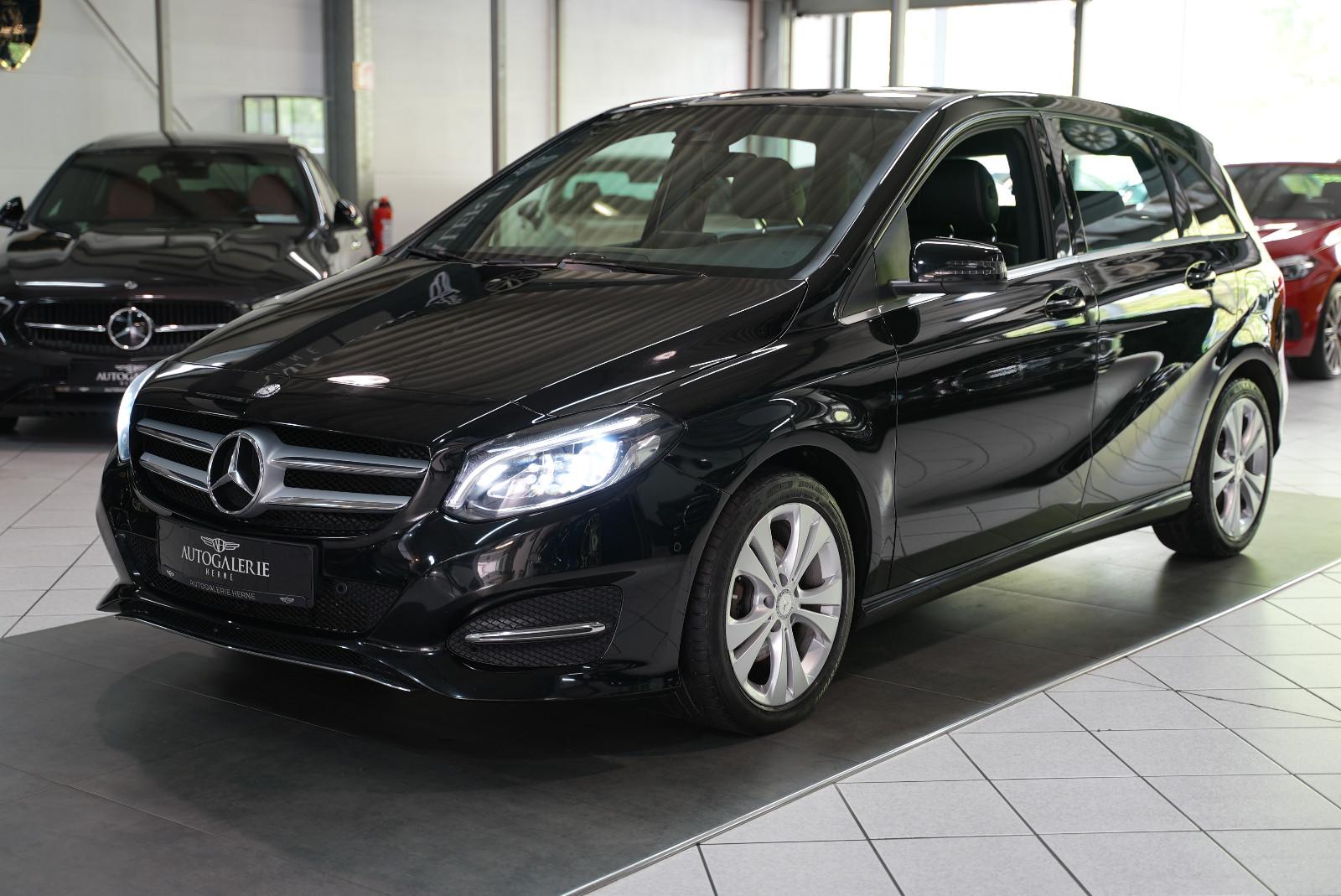 Mercedes-Benz B 180 AUTOM*NAVI*T-LEDER*LED*AHK*PDC*