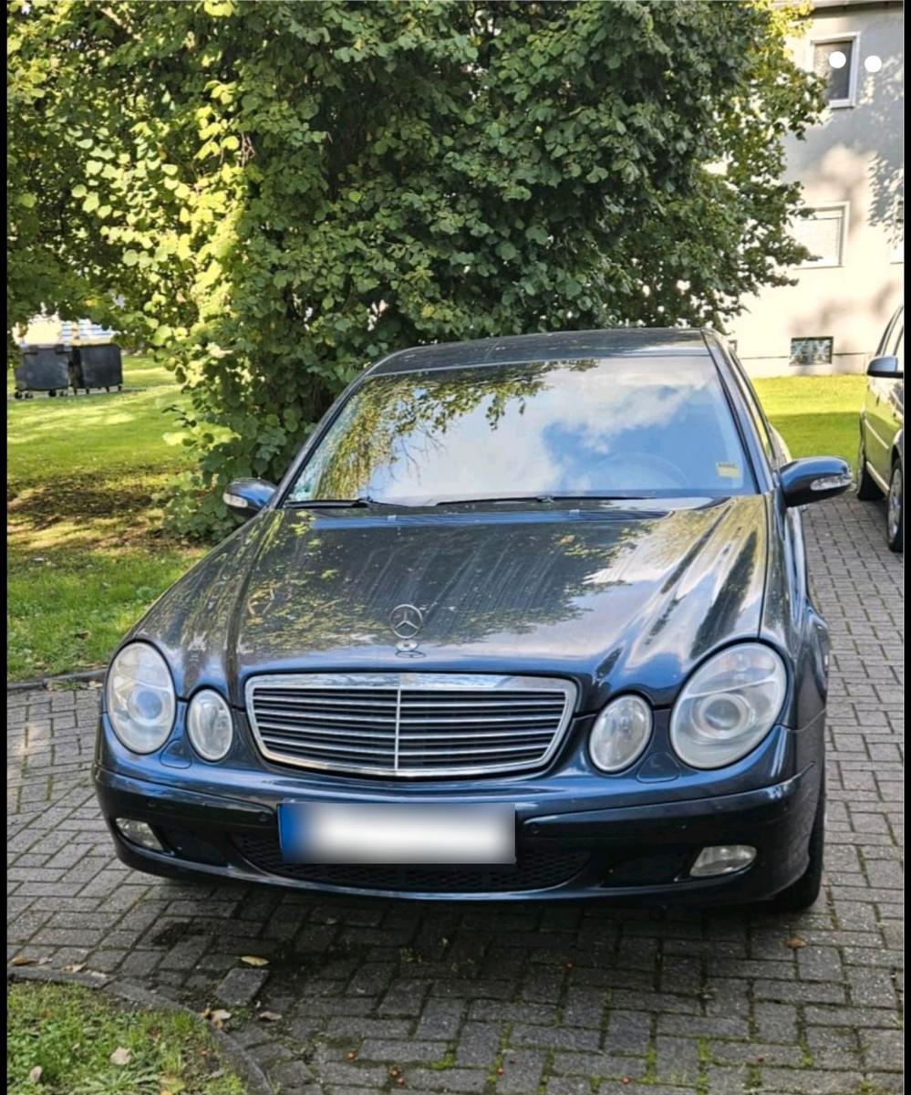 Mercedes-Benz E 240