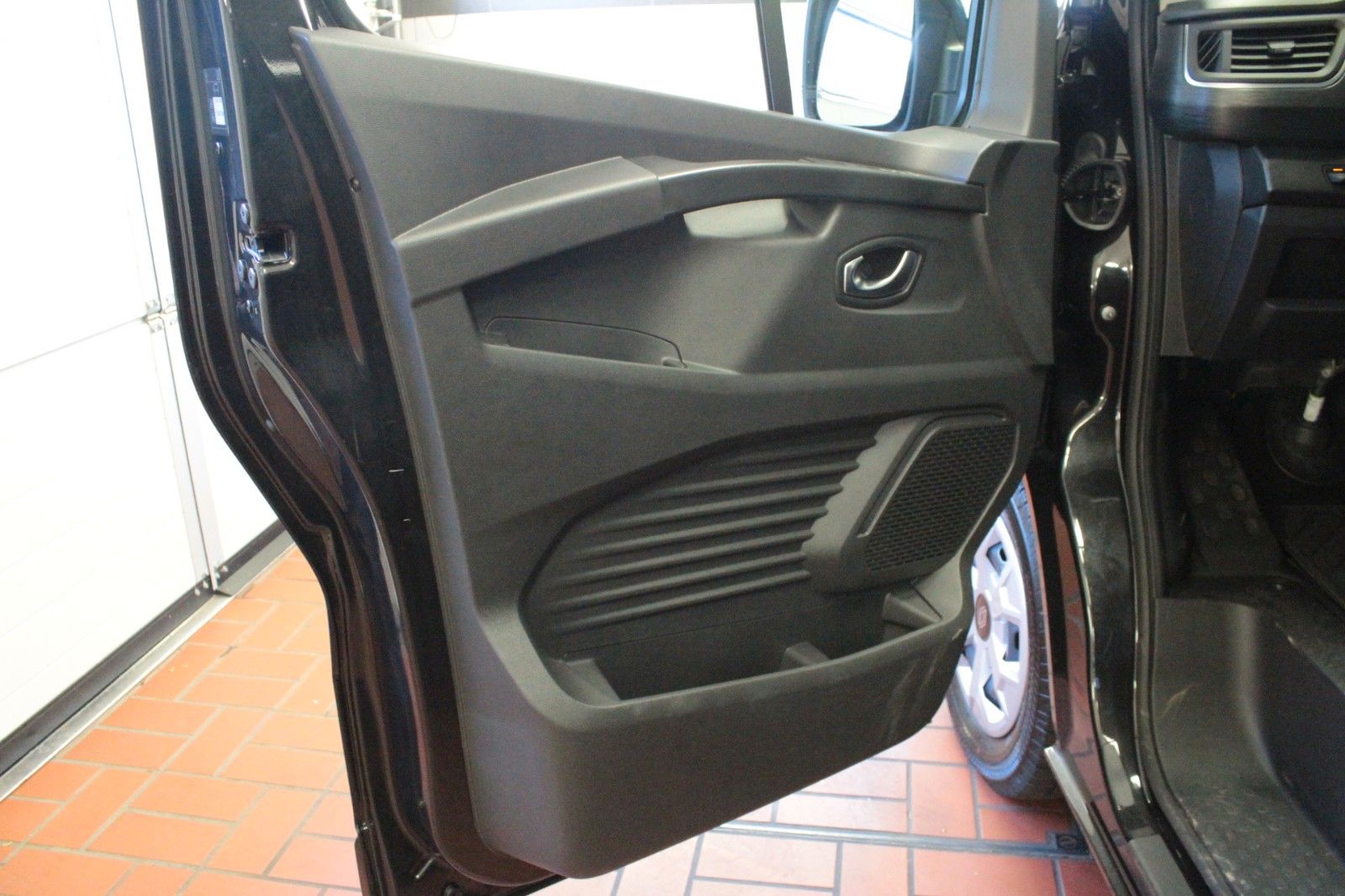Fahrzeugabbildung Renault Trafic Grand dCi 150 EDC Evo*Automatik*8-Sitzer*