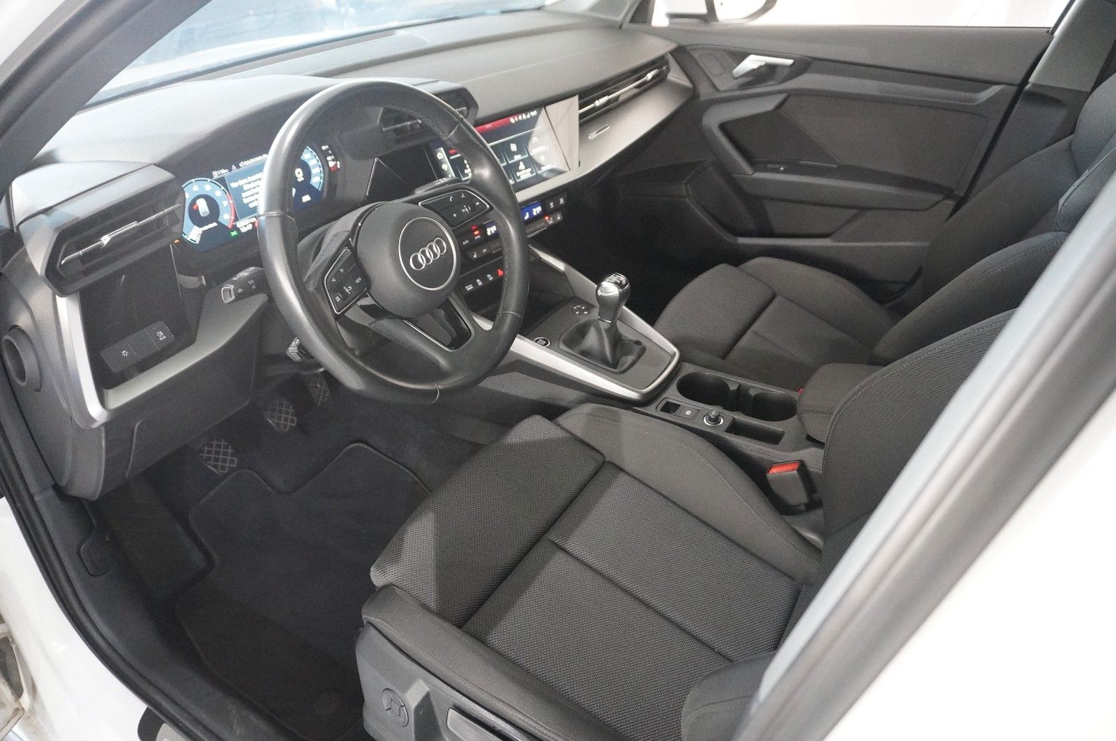 Fahrzeugabbildung Audi A3 Sportback 35 TFSI ADVANCED NAVI/SH/KAMERA/AHK